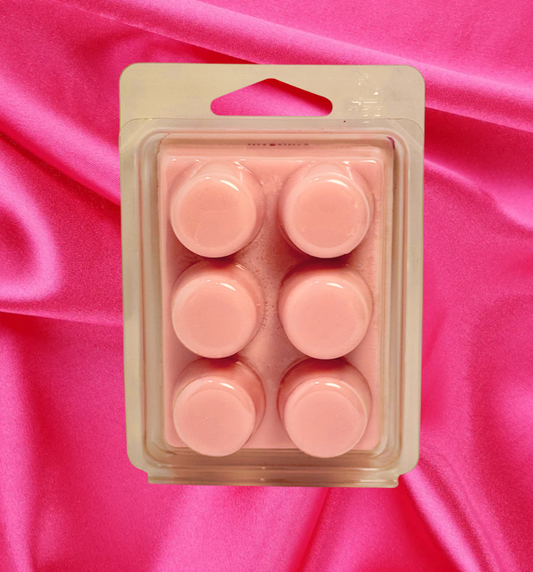 Crafted by a scripture-inspired ministry, the Rising Flame wax melt from the Verses of Light Collection blends premium coconut soy wax with fragrant oils to gently fill your space with encouragement, peace, and faith-filled aroma.